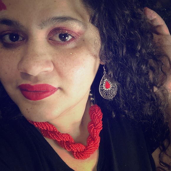 Meet your Posher in red ♥️♥️ - Picture 1 of 3